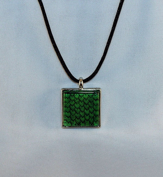 Green Handcrafted Glass Dragon Scale Necklace - 13-005A